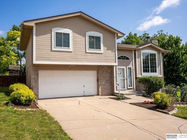 3806 Giles Road, Bellevue, NE 68147