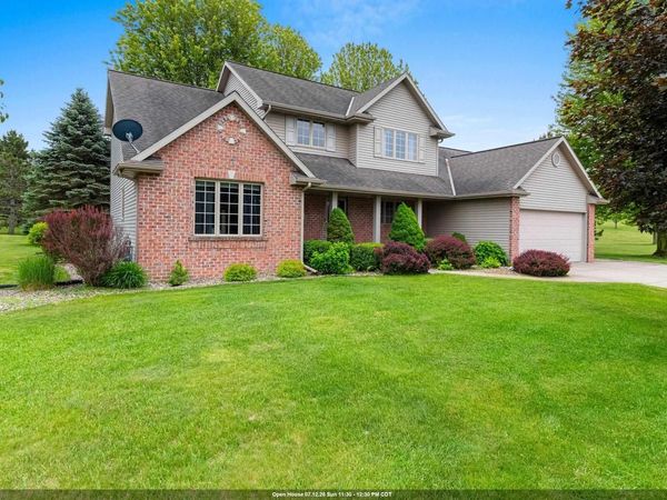 3386 HAWKEYE COURT, Suamico, WI 54313