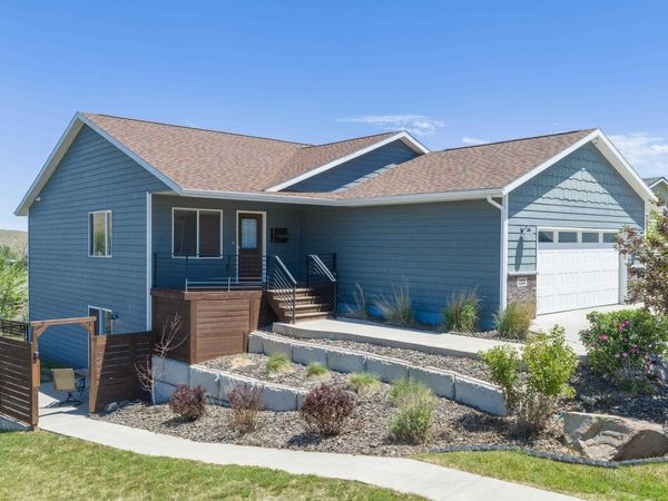 212 E BENGAL DR, Rapid City, SD 57701