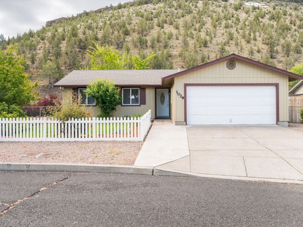 1029 SE Algonquian Loop, Prineville, OR 97754