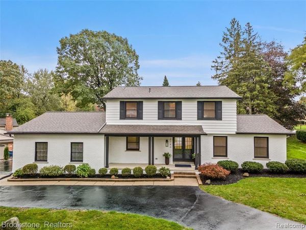 2784 Aldgate Drive, Bloomfield Hills, MI 48304
