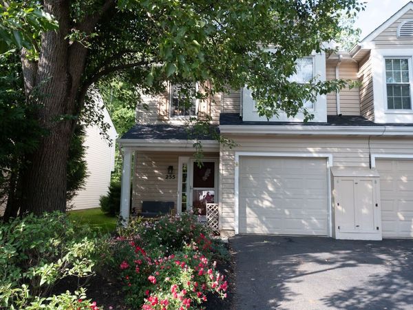 255 Commons Drive, Oakmont, PA 15139
