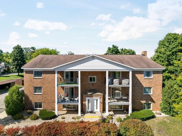 540 Georgetown Drive, Unit 27, Traverse City, MI 49684