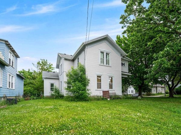 710 CEAPE AVENUE, Oshkosh, WI 54901