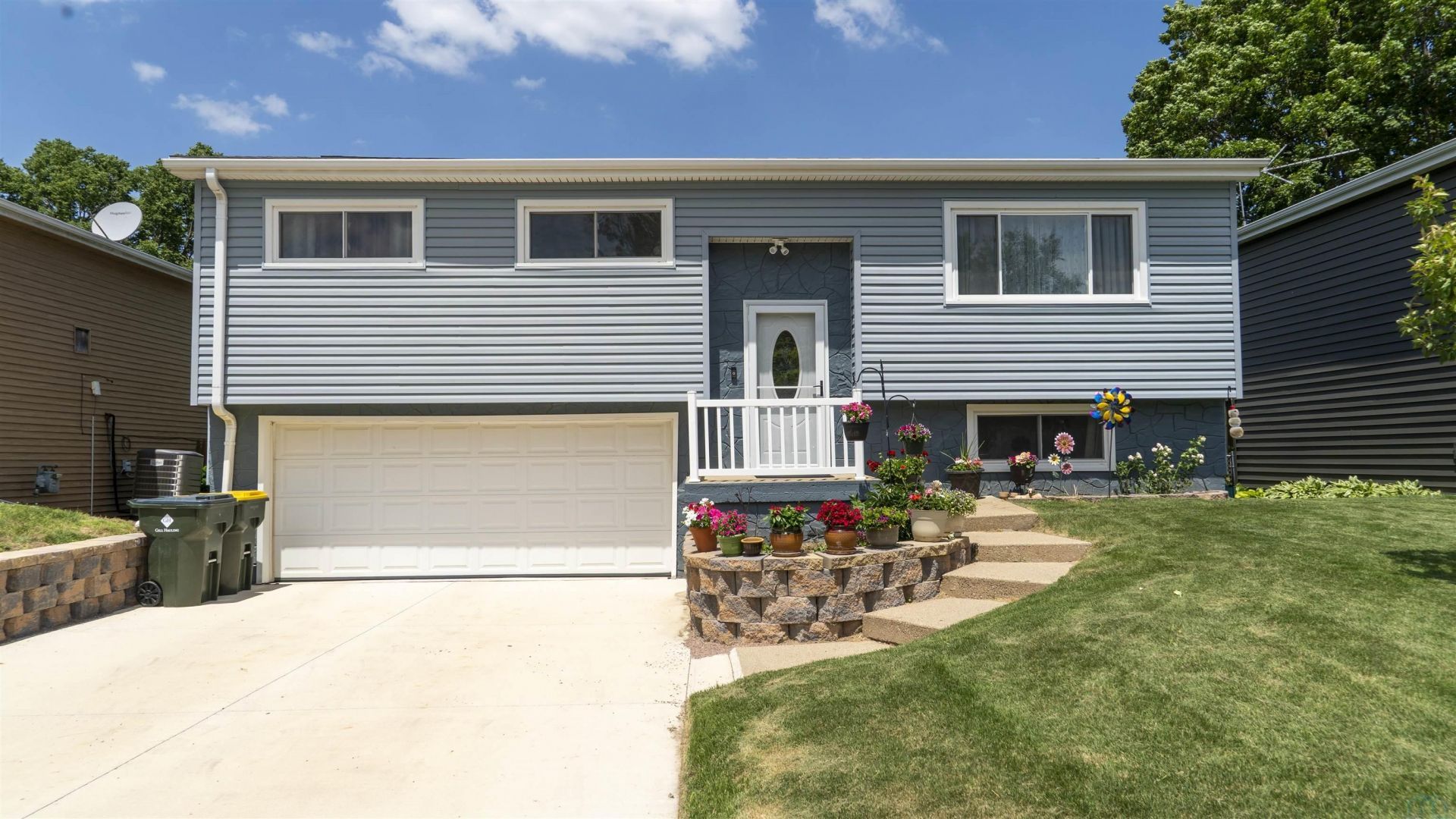 2531 W 20th St, Sioux City, IA 51103 Main Photo