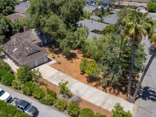 834 Starlite Lane, Los Altos, CA 94024