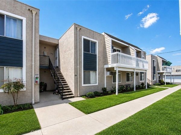 21909 Claretta Avenue, Unit 209, Hawaiian Gardens, CA 90602