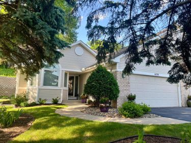 6570 Vernon Hills Road S, Edina, MN 55436