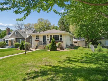 2723 Mcnair Drive N, Robbinsdale, MN 55422