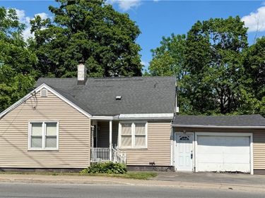 5230 State Route 233 , Westmoreland, NY 13490