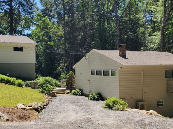65 Oak , Woodstock, CT 06282