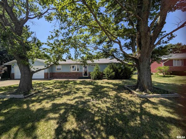 610 W CLINTON Street, Brimfield, IL 61517