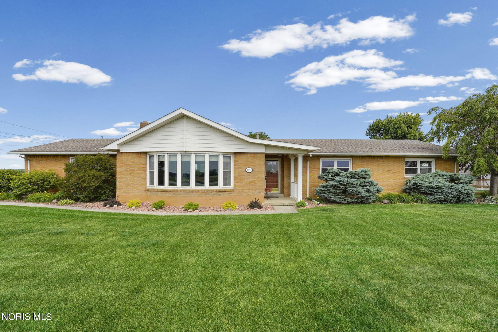 1993 N Genoa Clay Center Road, Genoa, OH 43430 Main Photo