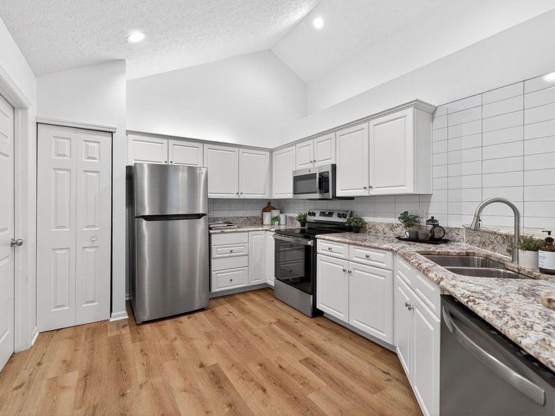 3762 Stoneway Point, Powell, OH 43065 Photo 6