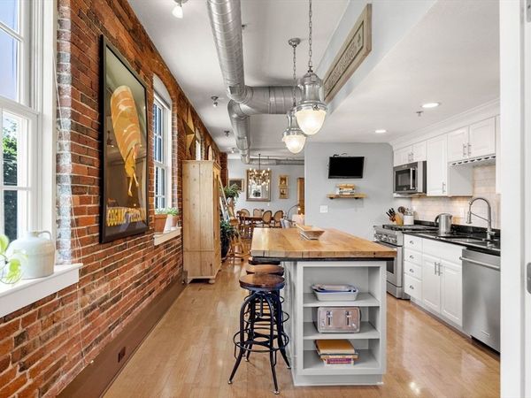 25 Cedar St, Unit 17, Amesbury, MA 01913