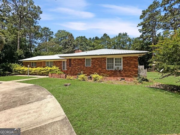 164 Conway Drive, Jesup, GA 31545