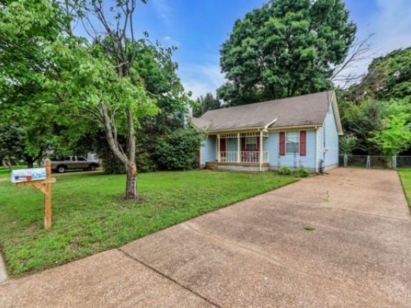 3545 Lake Towne Dr, Antioch, TN 37013