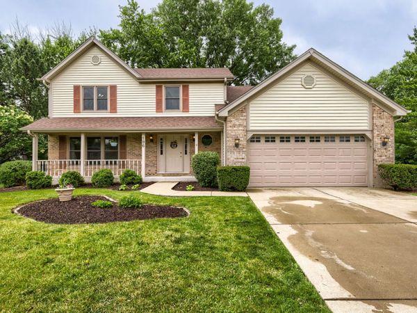 196 Constitution Drive , Bloomingdale, IL 60108
