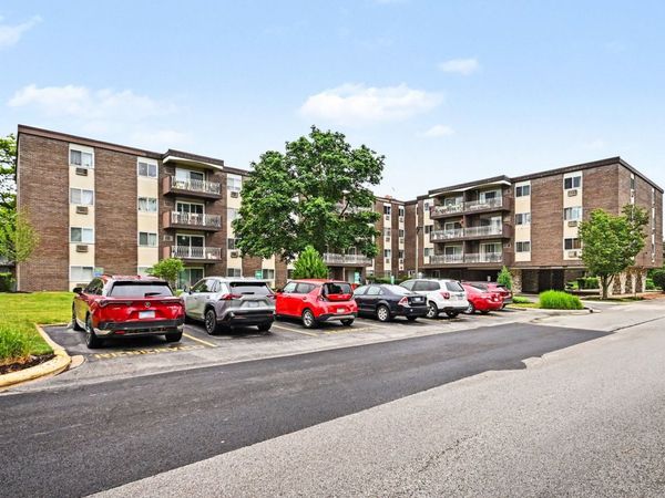 1311 S Finley Road , Unit 317, Lombard, IL 60148