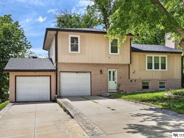 8606 S 45th Avenue, Omaha, NE 68157