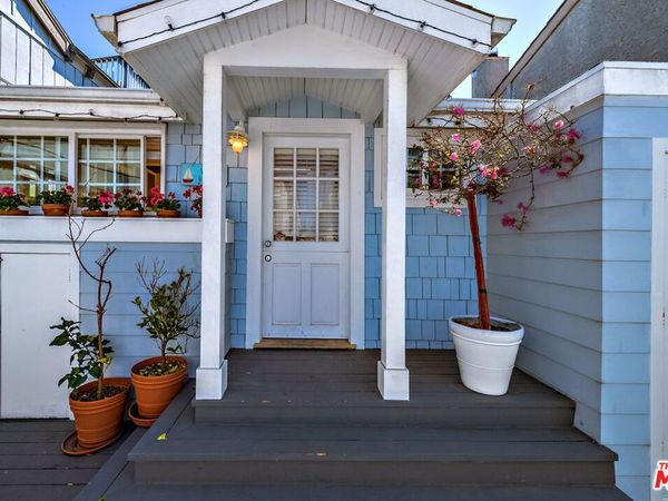 2323 Grand Canal, Venice, CA 90291