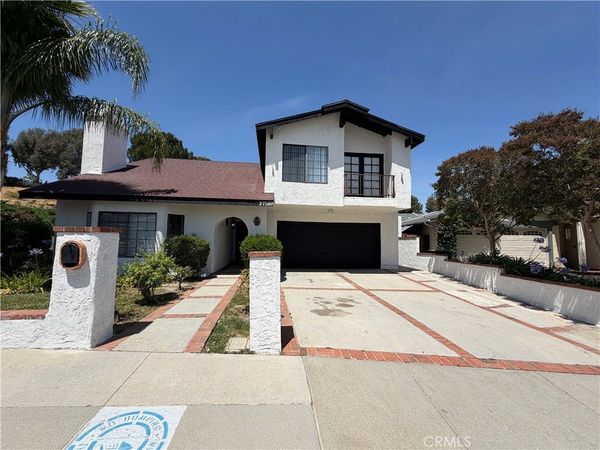 27589 Elder View Drive, Valencia, CA 91354