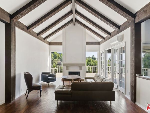 1478 Sunset Plaza Drive, West Hollywood, CA 90069