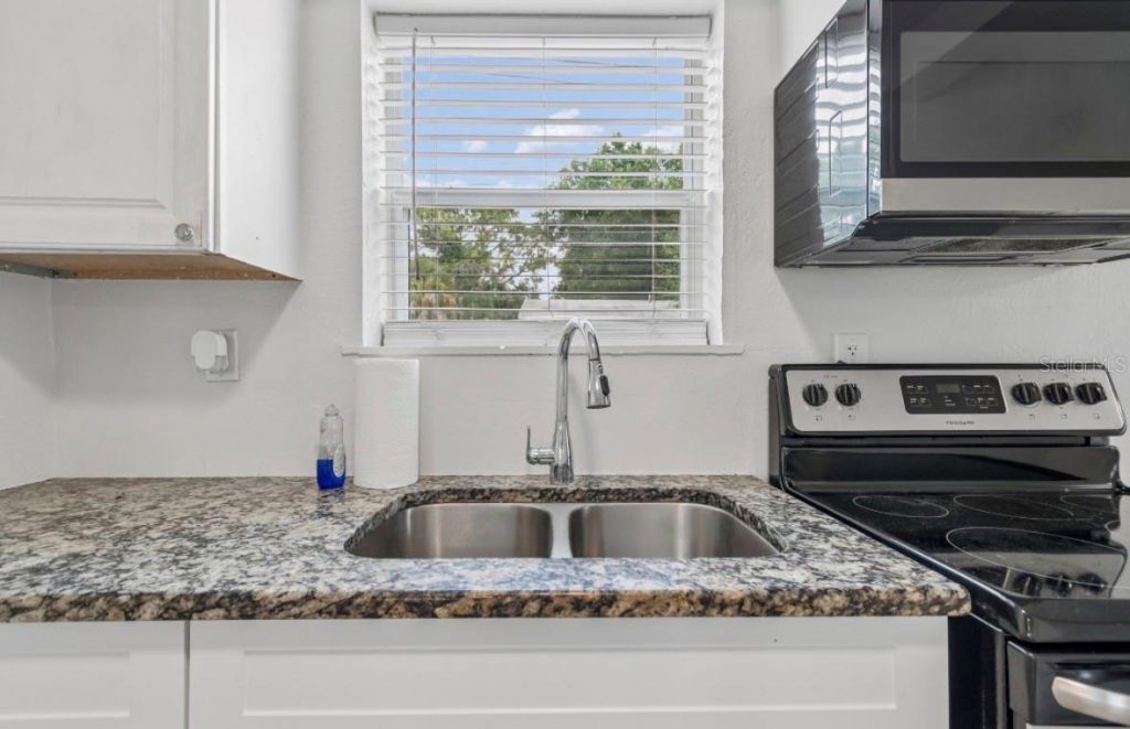 725 21st Avenue S, Saint Petersburg, FL 33705 Photo