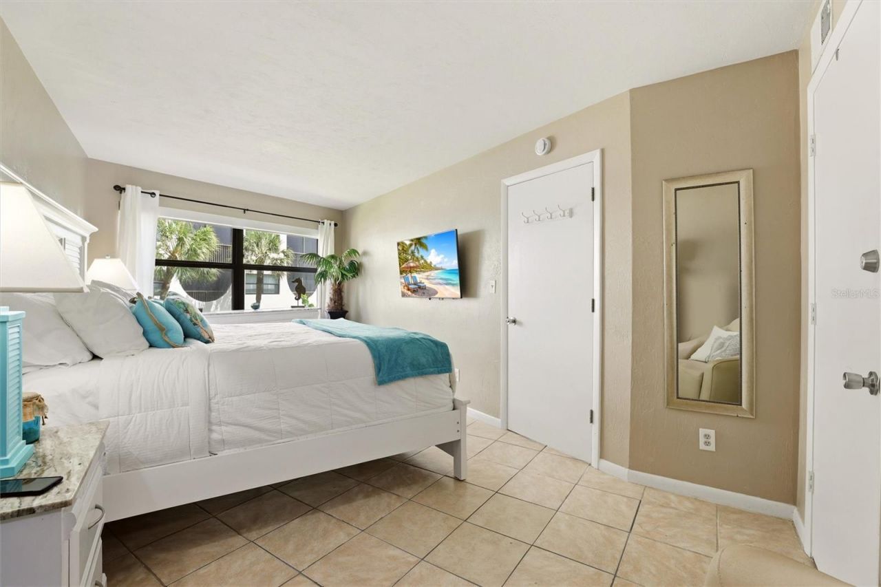 1011 Anglers Cove, Unit H203, Marco Island, FL 34145 Photo