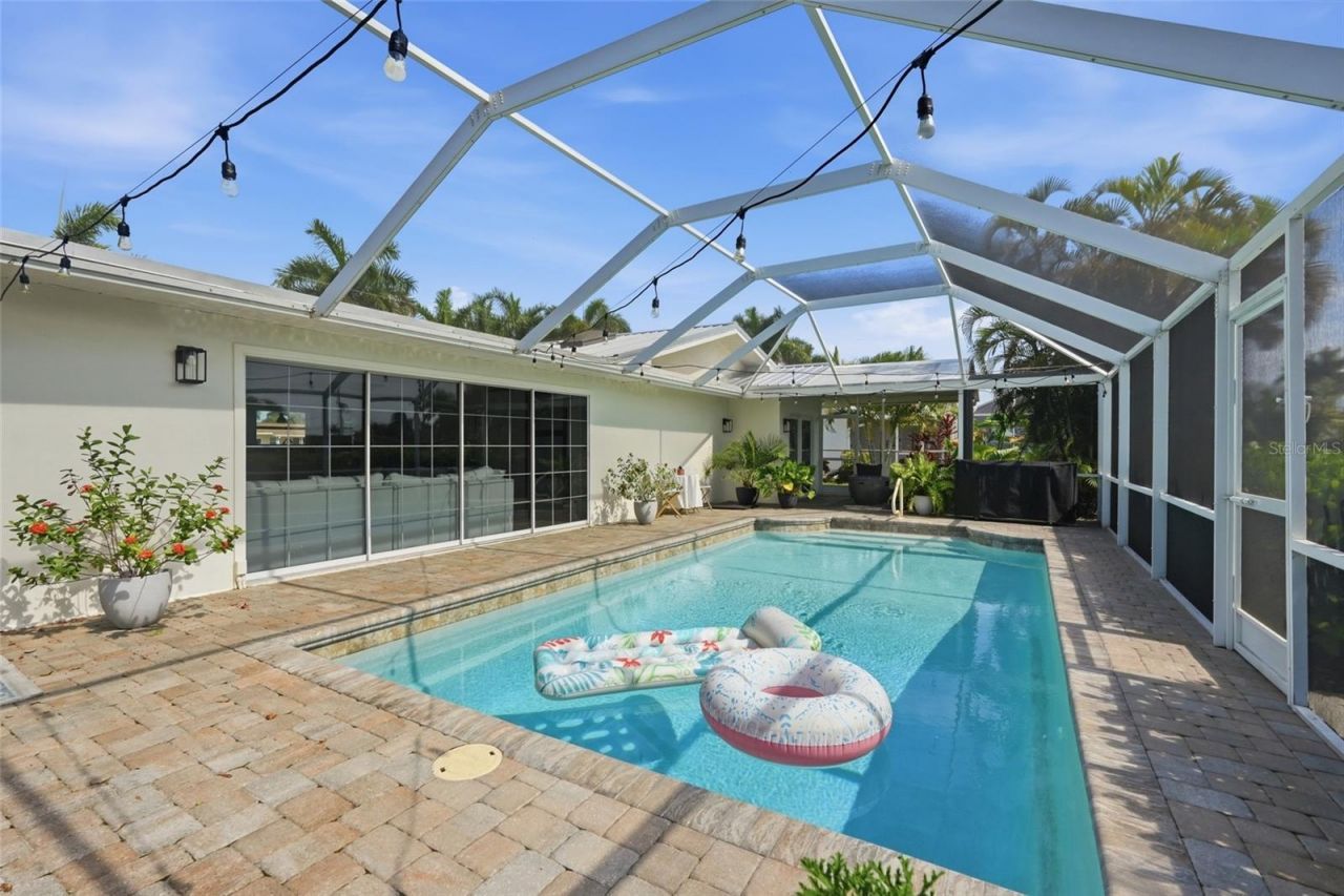 2835 SE 18th Avenue, Cape Coral, FL 33904 Photo