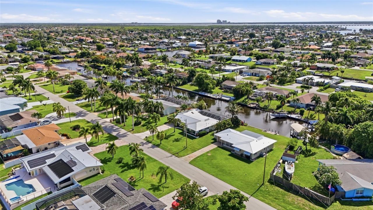2835 SE 18th Avenue, Cape Coral, FL 33904 Photo