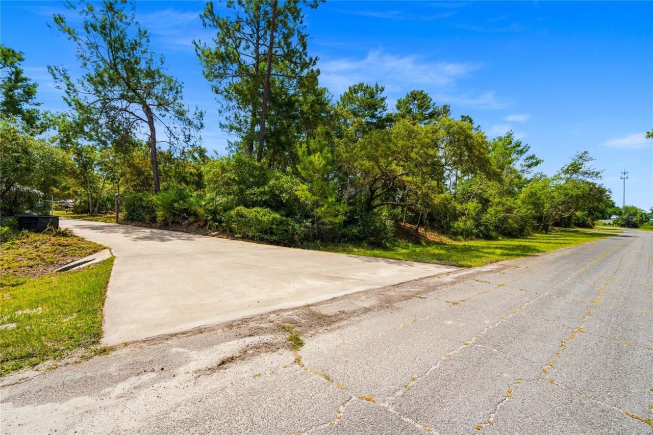 135 Linda Sue Drive, Lake Helen, FL 32744 Photo