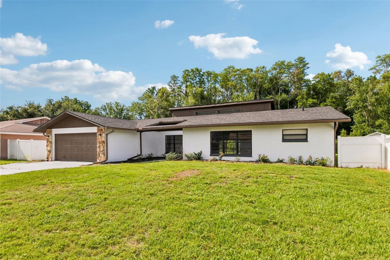4545 Debbie Lane, Lutz, FL 33559 Photo