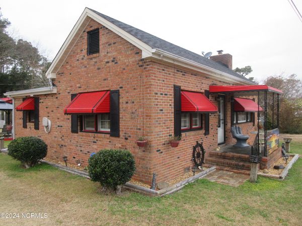 9036 Caratoke Highway , Harbinger, NC 27941