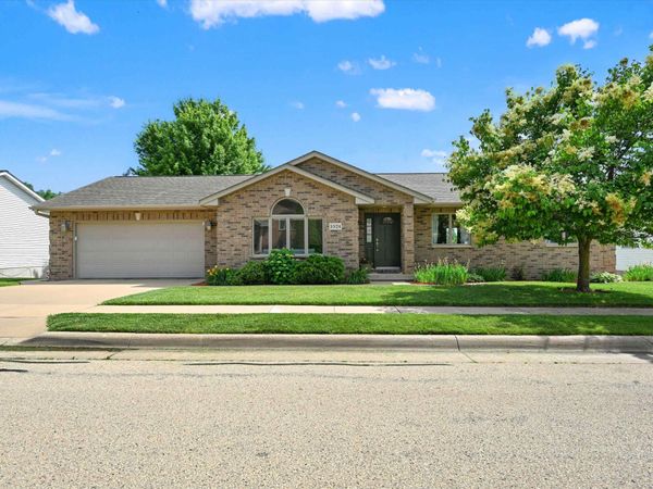 3524 Lunar Drive, Dubuque, IA 52002