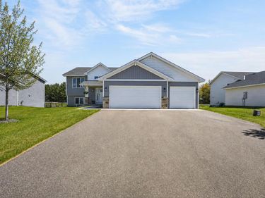 25695 Euclid Avenue, Wyoming, MN 55092