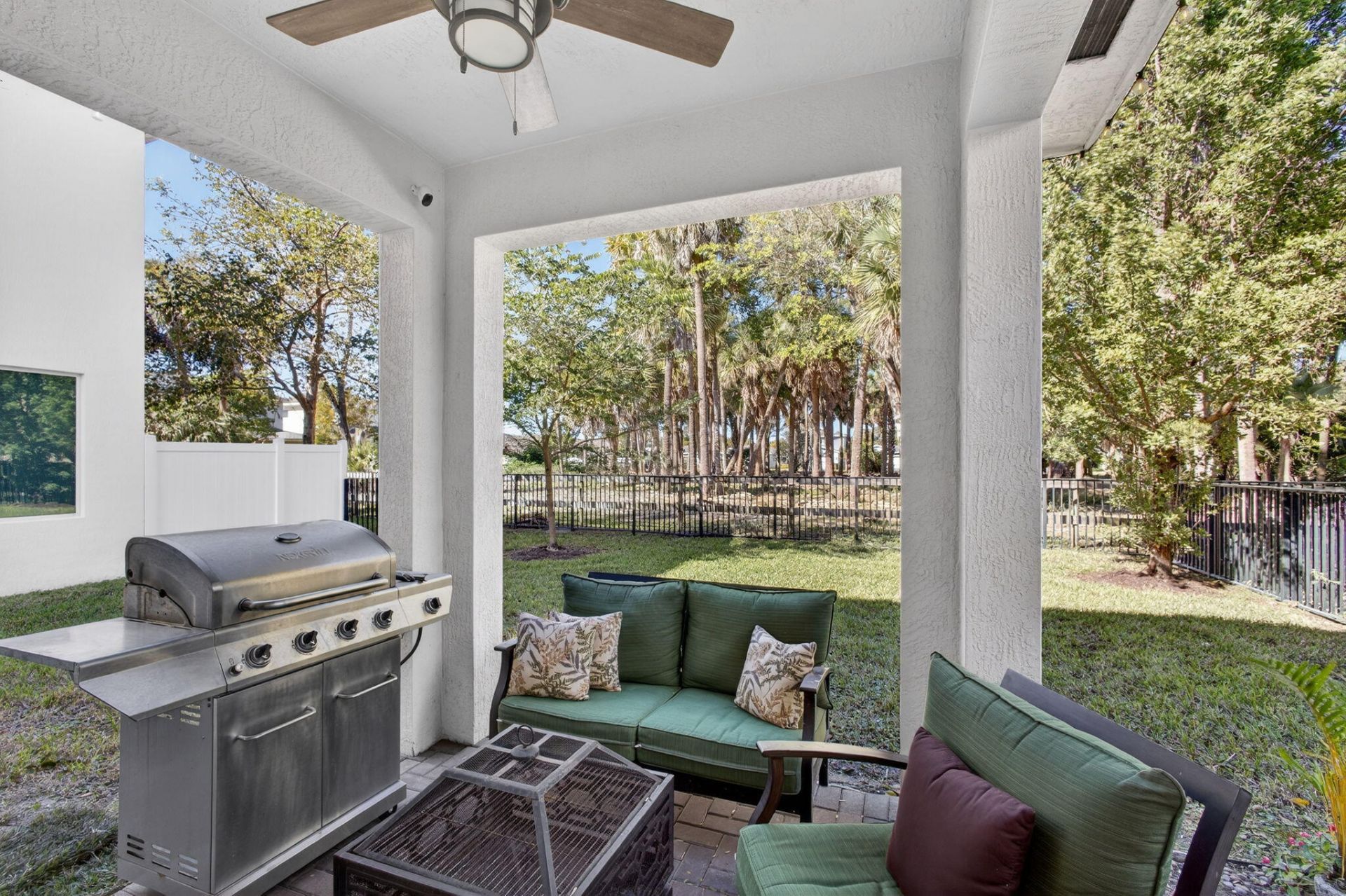 6607 Pointe Of Woods Drive, West Palm Beach, FL 33415 Photo