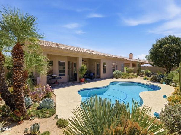 5670 W IRMA Lane, Glendale, AZ 85308