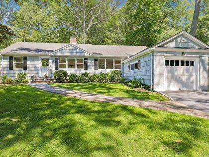 67 Quaker Path Stony Brook, NY 11790