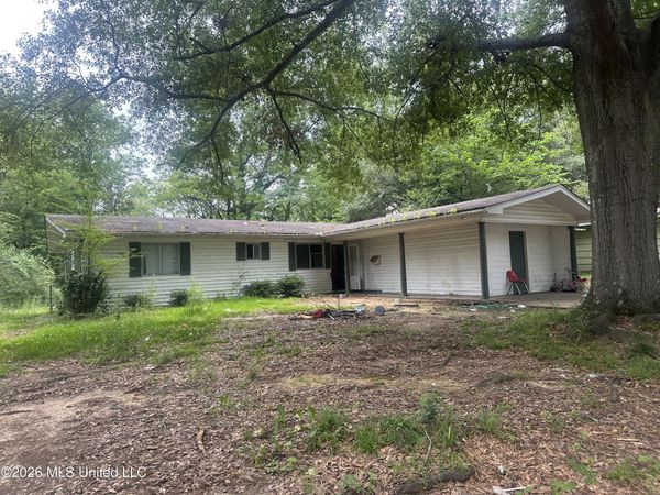 3025 Meadow Forest Drive, Jackson, MS 39212