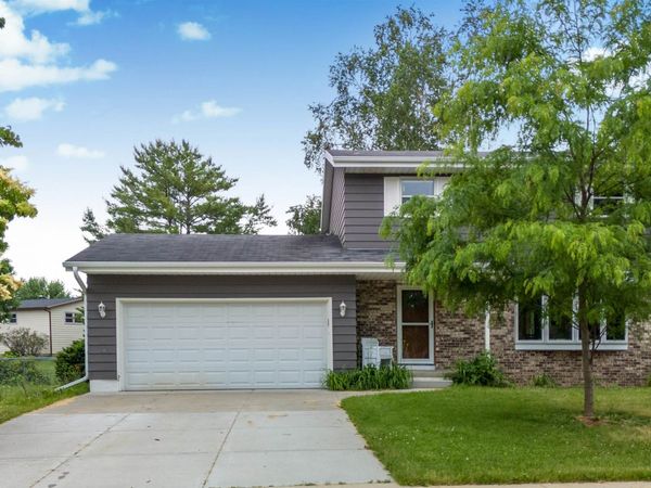 1289 Crossing Ridge Trail, Sun Prairie, WI 53590