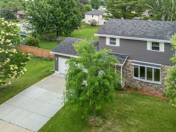 1289 Crossing Ridge Trail, Sun Prairie, WI 53590