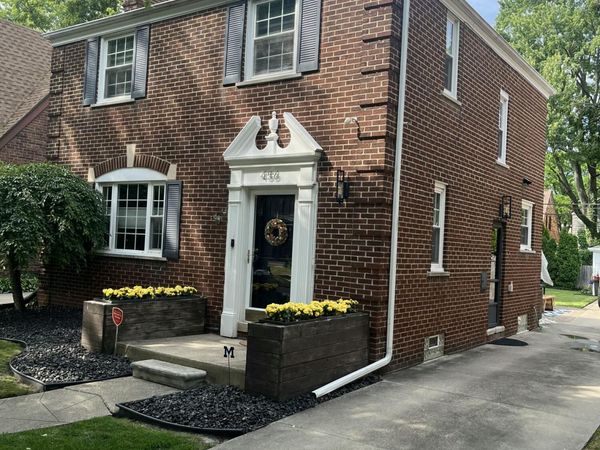 456 Manor Street, Grosse Pointe Farms, MI 48236