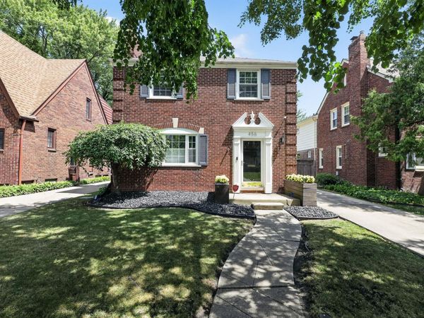 456 Manor Street, Grosse Pointe Farms, MI 48236