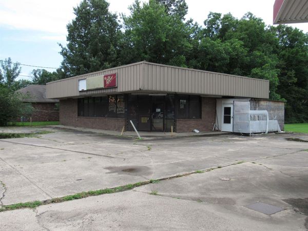 800 S Knoxville Avenue , Russellville, AR 72801
