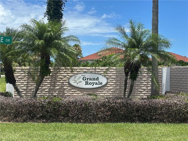 275 Grand Royale Circle, Unit 101, Vero Beach, FL 32962