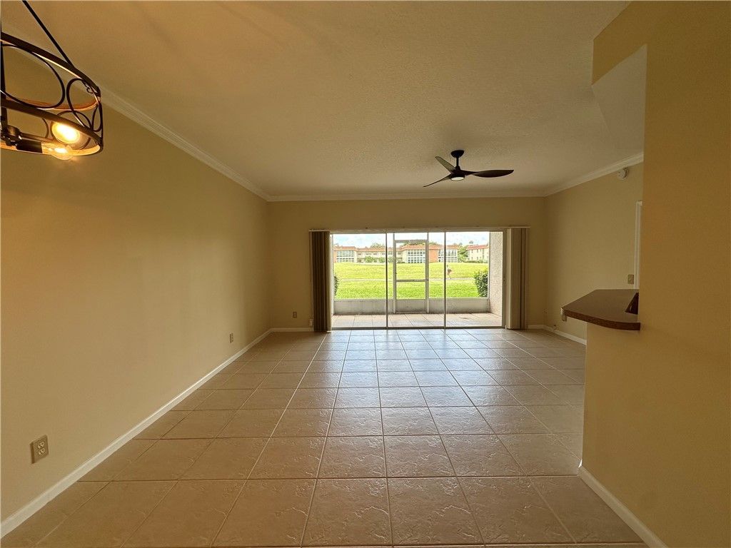 275 Grand Royale Circle, Unit 101, Vero Beach, FL 32962 Photo
