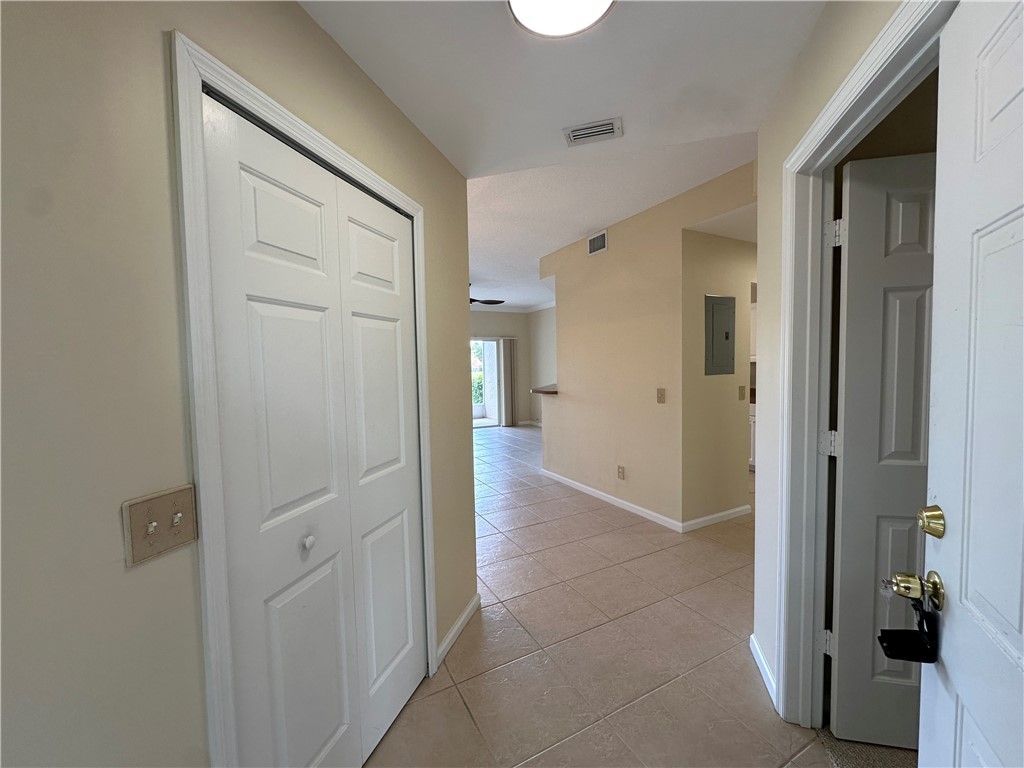 275 Grand Royale Circle, Unit 101, Vero Beach, FL 32962 Photo