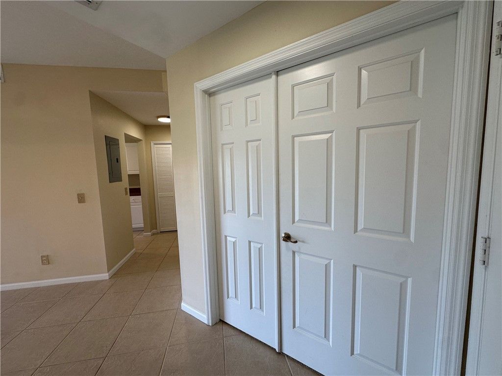 275 Grand Royale Circle, Unit 101, Vero Beach, FL 32962 Photo