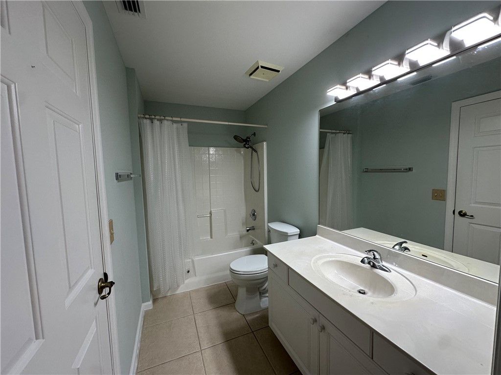 275 Grand Royale Circle, Unit 101, Vero Beach, FL 32962 Photo